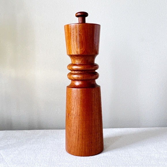 Jens Quistgaard Teak Pepper Mill for Dansk Mid-Century with Peugeot Grinder - Picture 2 of 4